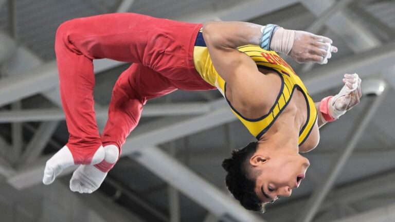 Ángel Barajas gana dos medallas de oro en el Mundial Juvenil de Gimnasia