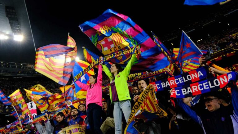 El Camp Nou clama por Messi durante el Clásico de la Copa del Rey