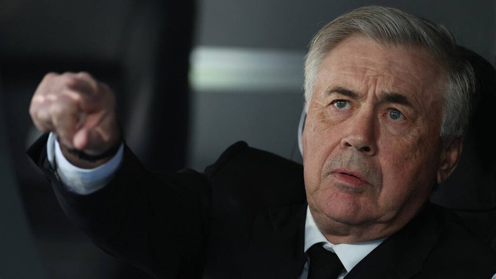 Carlo Ancelotti quiere acabar con la racha de derrotas ante el Barcelona. Reuters