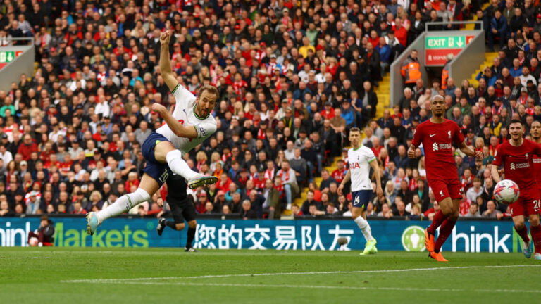 Tottenham demora en reaccionar