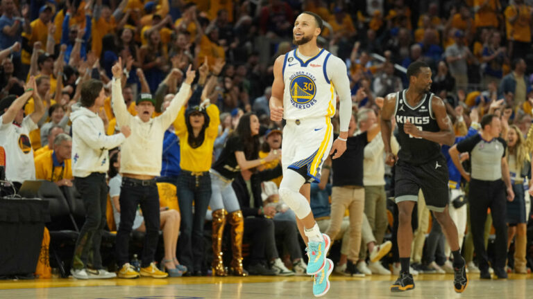 Stephen Curry y los Warriors respiran en los playoffs