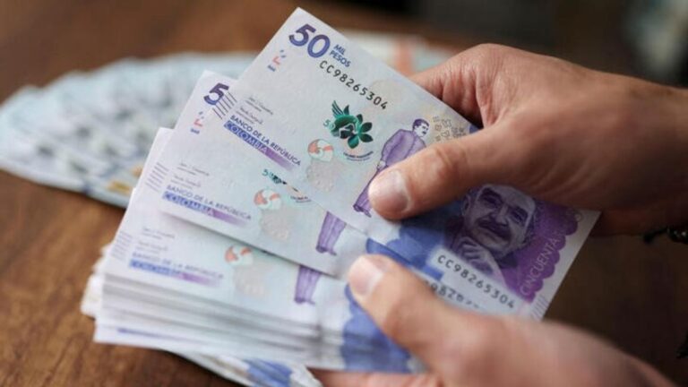 ¿Salario mínimo 2024 de dos millones de pesos? Esto es lo que se sabe de la propuesta
