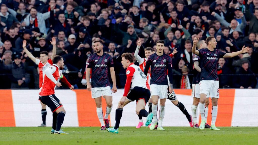 La Roma tuvo una noche para el olvido este jueves cuando visitó al Feyenoord de Santiago Giménez por la Europa League.