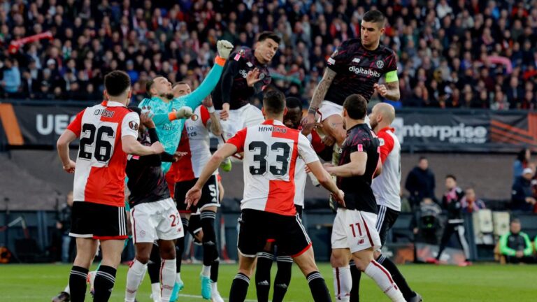 Feyenoord vs Roma: La Loba domina en busca del empate
