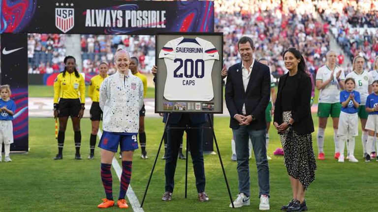 Becky Sauerbrunn tiene especial celebración de 200 partidos con la selección de Estados Unidos