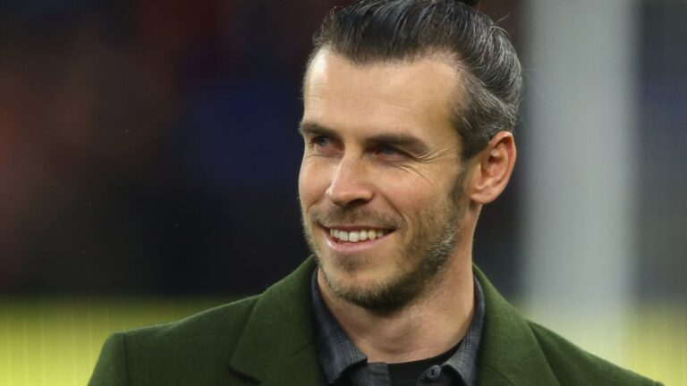 Ryan Reynolds busca sacar del retiro a Gareth Bale para encabezar al Wrexham a la Premier League
