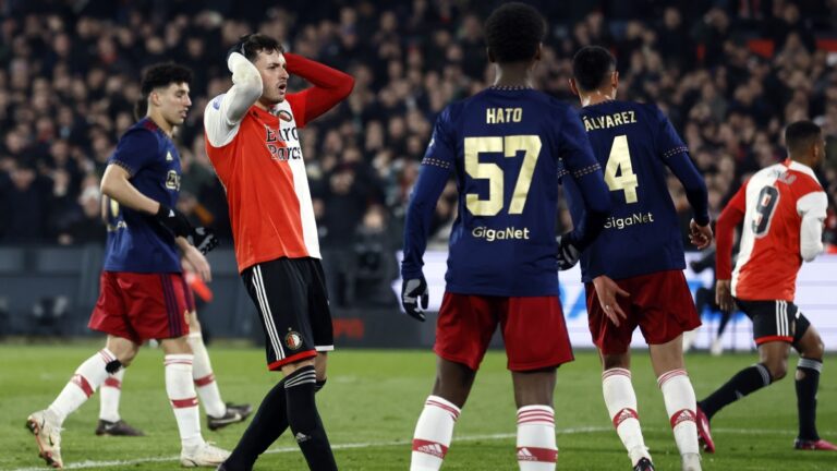 El Ajax de Edson Álvarez y Jorge Sánchez elimina al Feyenoord de Santiago Giménez y avanza a la final de la Copa de Países Bajos