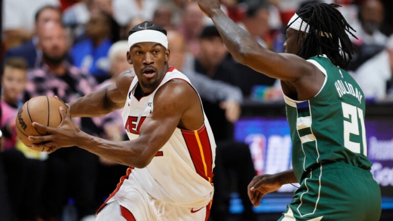 Heat toma ventaja en la serie al vencer a los Bucks con Jimmy Butler como figura