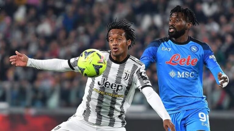 Napoli vence sobre la hora a la Juventus de Cuadrado y acaricia el título