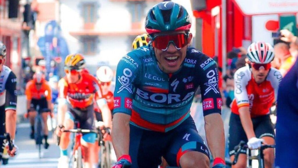 Sergio Higuita, ganador de la etapa 5 de la Vuelta al País Vasco