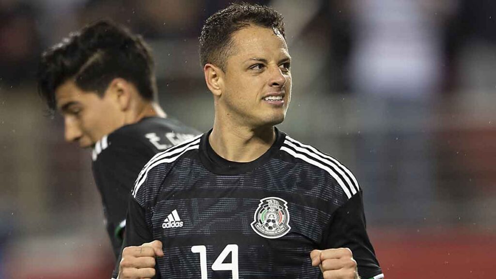 Chicharito Hernández considera que aún puede aportar su “granito de arena” a la selección mexicana