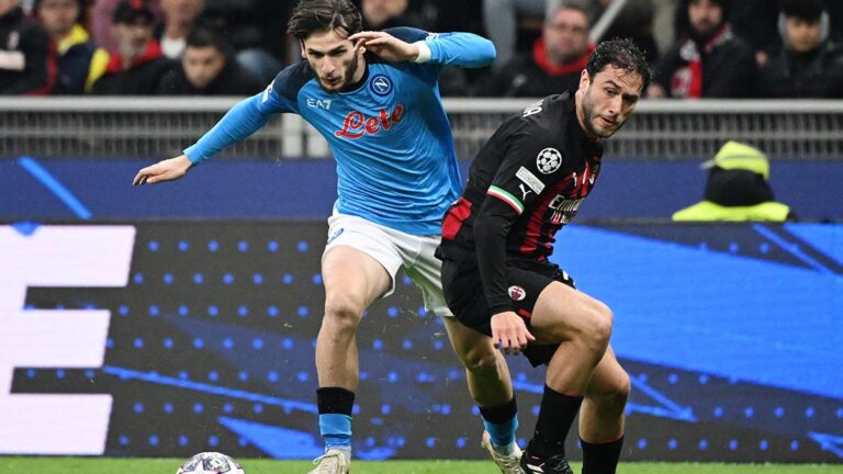 Napoli perdona al Milan en los primeros minutos