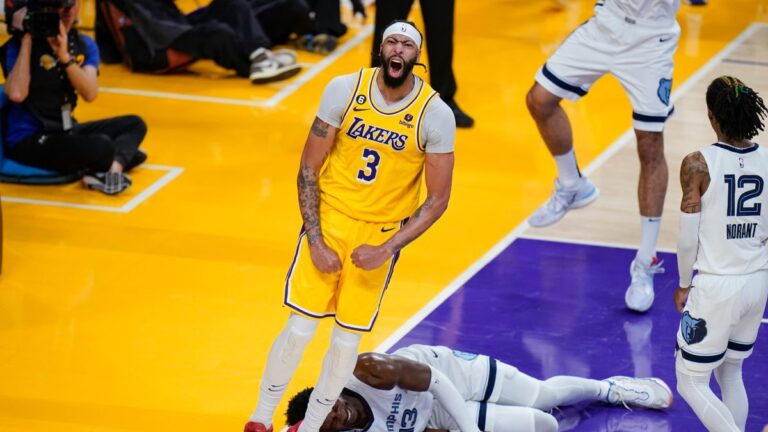 Los Lakers aplastan a los Grizzlies y se meten a las semifinales del Oeste