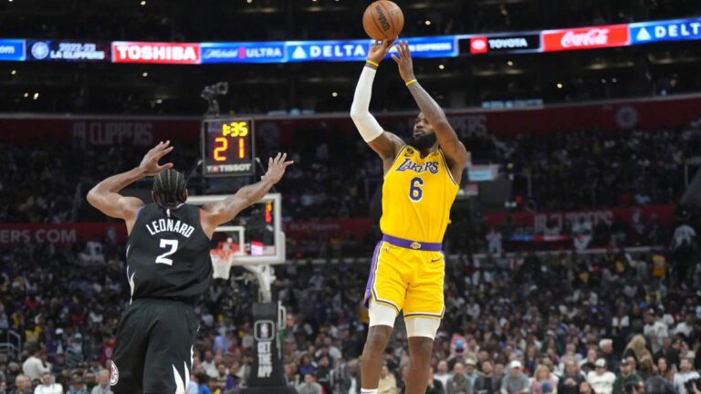LeBron James y los Lakers caen ante Clippers y se estancan en búsqueda de mejor puesto de cara a playoffs