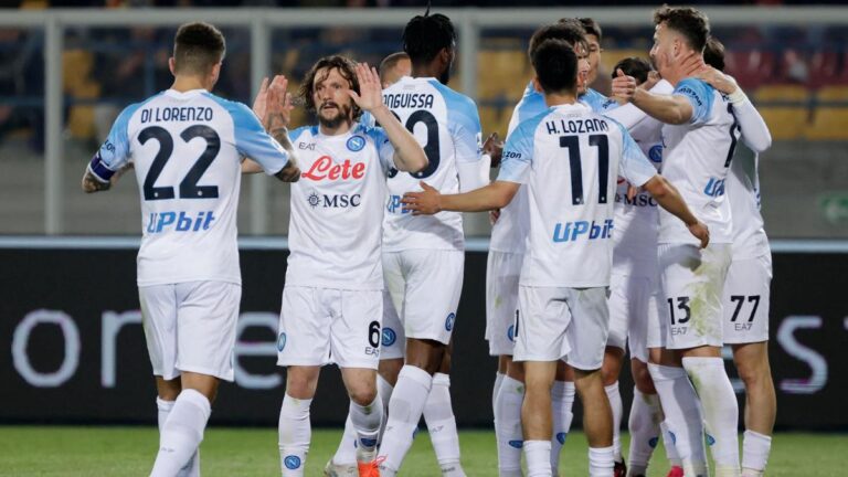 Napoli del Chucky Lozano da otro paso hacia el título tras derrotar al Lecce