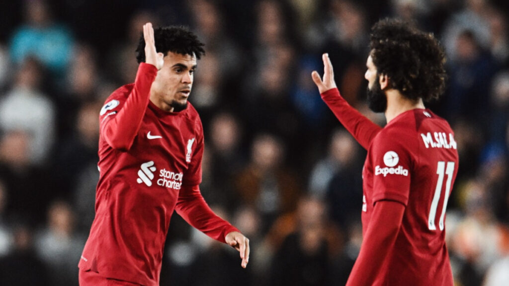 Luis Díaz sustituye a Mohamed Salah. - @LFC.