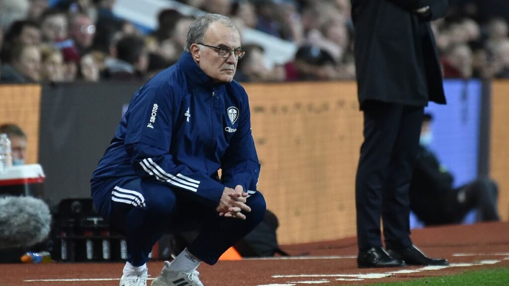 Marcelo Bielsa estaría a una firma de ser el técnico de Uruguay | AP