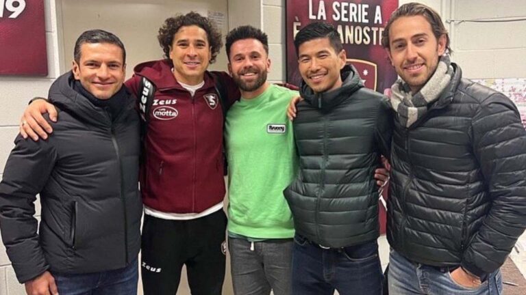 Jaime Lozano presume foto con Memo Ochoa tras su gran actuación ante el Inter