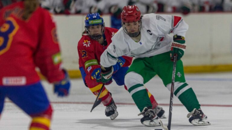 México cae en su debut dentro del Mundial Femenil de hockey sobre hielo realizado en la Ciudad de México