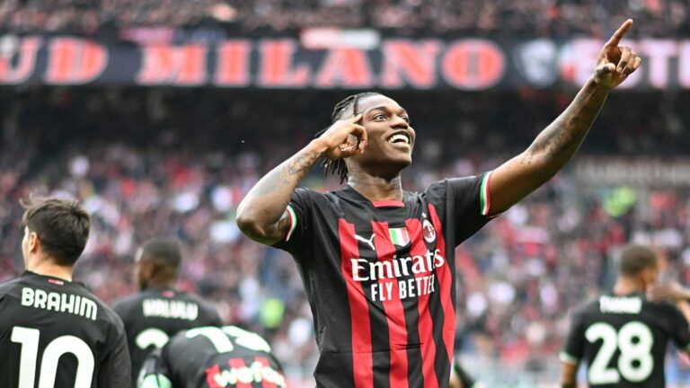 El Milan vence al Lecce con doblete de Rafael Leão y acecha los puestos de Champions League