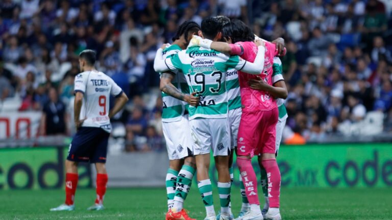 Santos sorprende al líder Rayados con una segunda derrota al hilo en el torneo