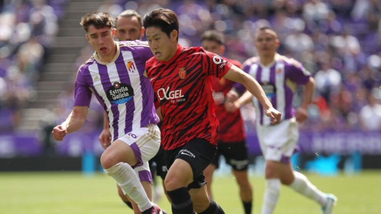 Javier Aguirre y el Mallorca rescatan el empate en un juego de alarido ante el Valladolid