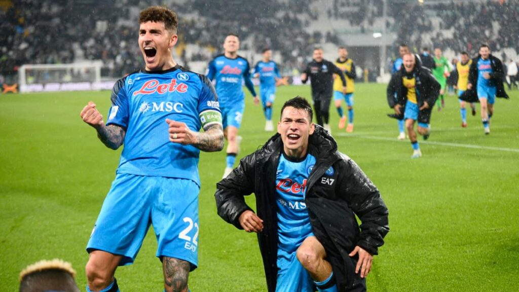 Una volea de Raspadori le dio la victoria al Napoli de Hirving 'Chucky' Lozano en su visita al estadio de la Juventus