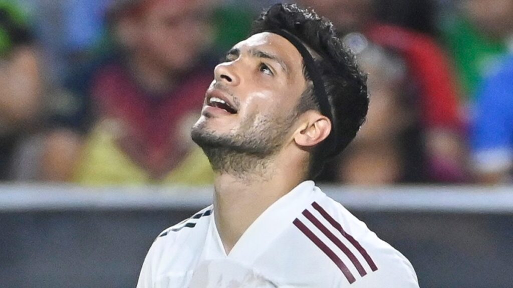 Raúl Jiménez, en un mal, mal momento. El atacante mexicano vuelve a ausentarse de un partido del Wolverhampton.