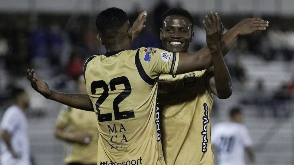 Jesus David Rivas de Aguilas Doradas Rionegro celebra gol de su equipo/VizzorImage