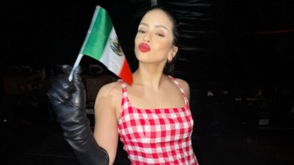 La cantante Rosalia fue la seleccionada para presentarse de manera gratuita en el Zócalo de la Ciudad de México.