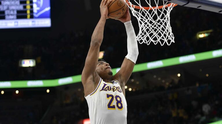 Rui Hachimura comanda el triunfo de Lakers sobre Grizzlies y se ponen adelante en la serie de playoffs de la NBA  