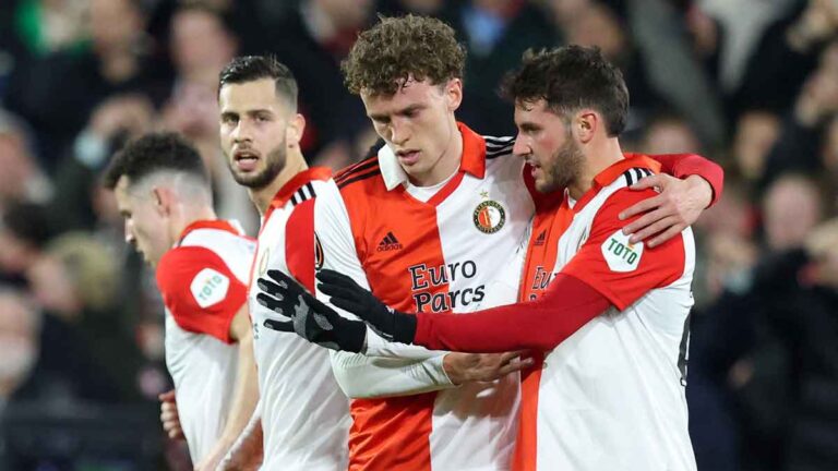¡Santi Giménez ‘On Fire’! Gol 18, asistencia de “taquito” y el Feyenoord se acerca al título de la Eredivisie