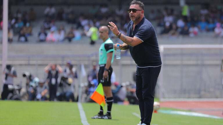 Antonio Mohamed mantiene invicto en sus debuts como director técnico