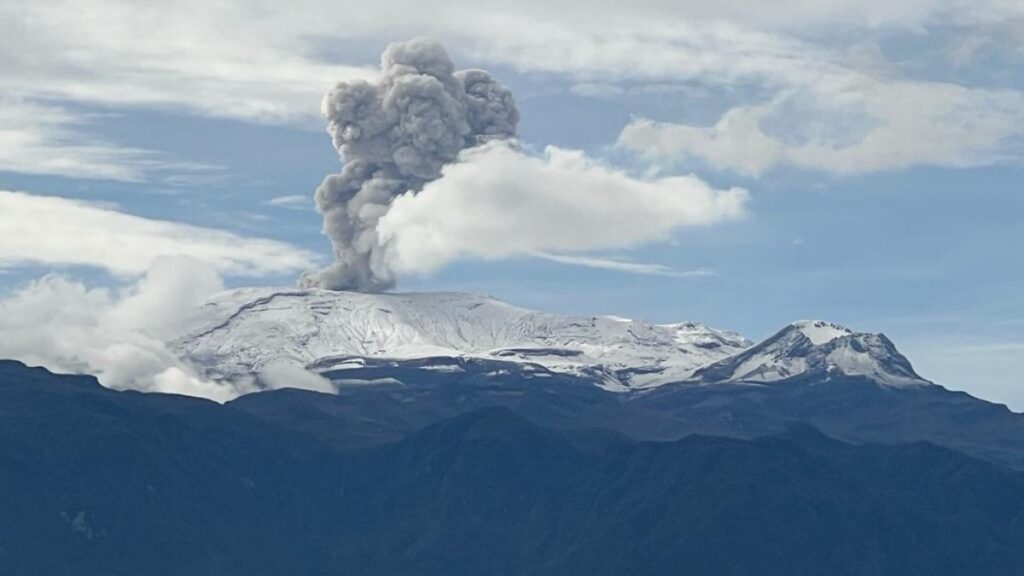 Volcán Nevado del Ruiz. - @sgcol.