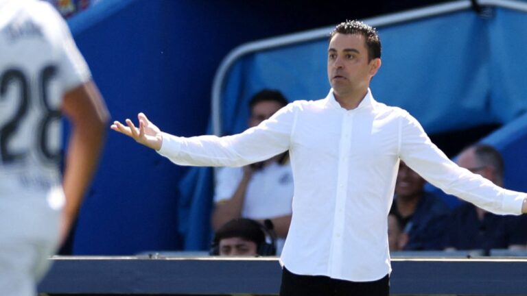 Xavi Hernández culpa al pasto por el empate del Barcelona: “El balón se queda trabado, es malo incluso para el Getafe”