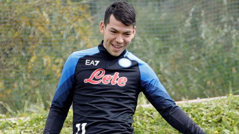 El rostro del Chucky Lozano ya luce en la playera del Napoli campeón