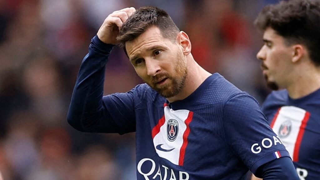Lionel Messi, suspendido dos semanas por viajar a Arabia Saudita sin  permiso del PSG - ClaroSports