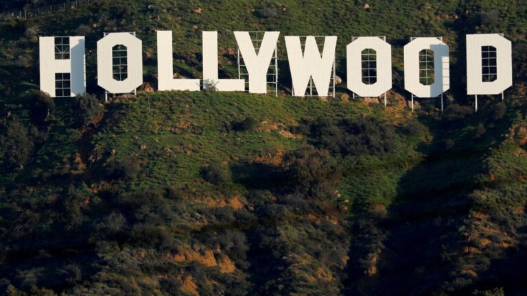 ¡Huelga en Hollywood! Guionistas colapsan el mundo del cine y la televisión