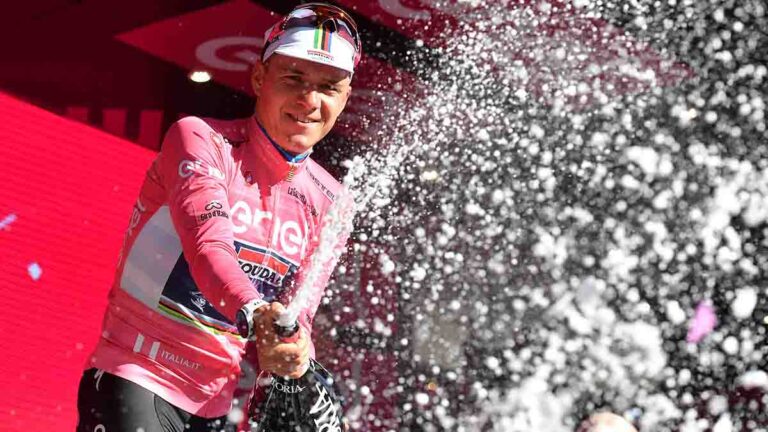 Remco Evenepoel triunfa en la primera etapa del Giro de Italia