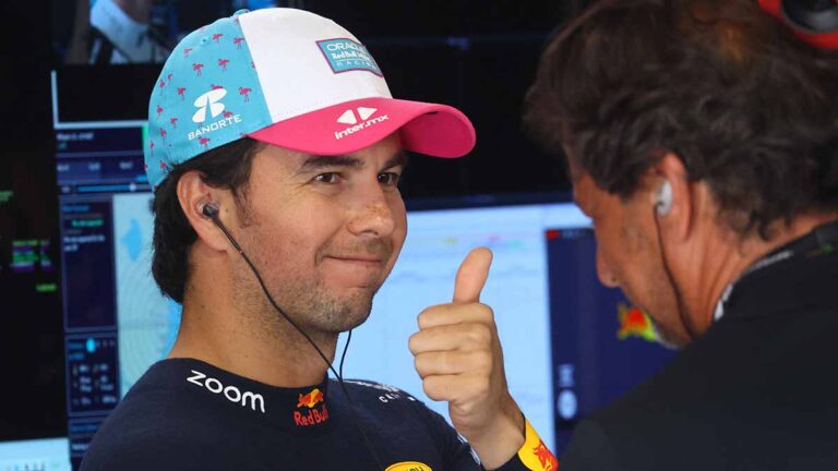 Danyiil Kvyat alienta a Checo Pérez: “A Verstappen se le puede ganar”