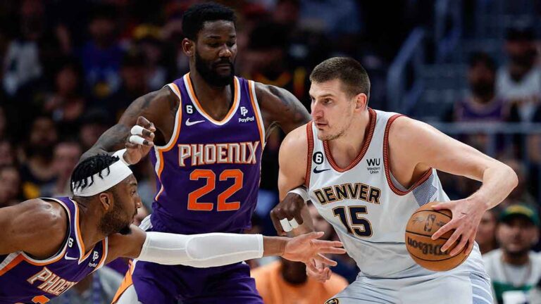 Nikola Jokic logra un triple-doble y Denver toma ventaja en la serie ante los Suns