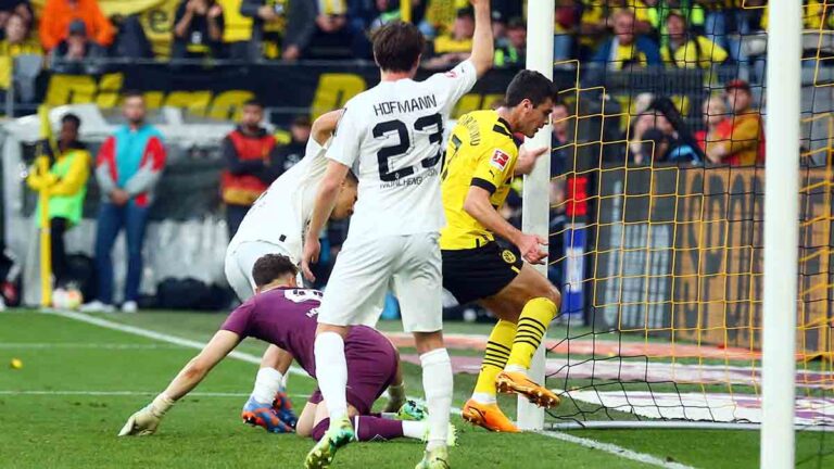 El entrenador del Dortmund se rinde ante Gio Reyna: “No me la pone fácil porque podría iniciar todos los partidos”