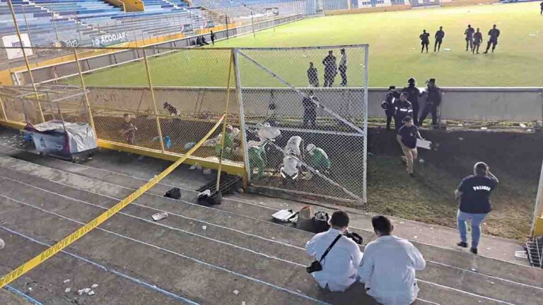 Aumenta el número de muertos por estampida en el fútbol del El Salvador: ¿Cuántos muertos y heridos hay al momento?