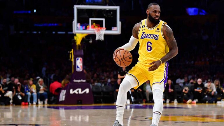 Lakers tiene la esperanza de que LeBron James no se retire y se quede una temporada más