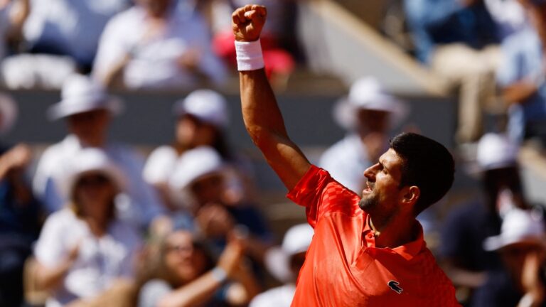 Novak Djokovic supera a Kovacevic sin problemas en su debut en Roland Garros