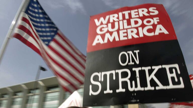 El Sindicato de Guionistas de Hollywood se van a huelga el martes por primera vez en 15 años