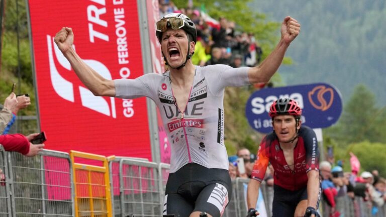 Geraint Thomas da un paso más rumbo al título en el Giro de Italia