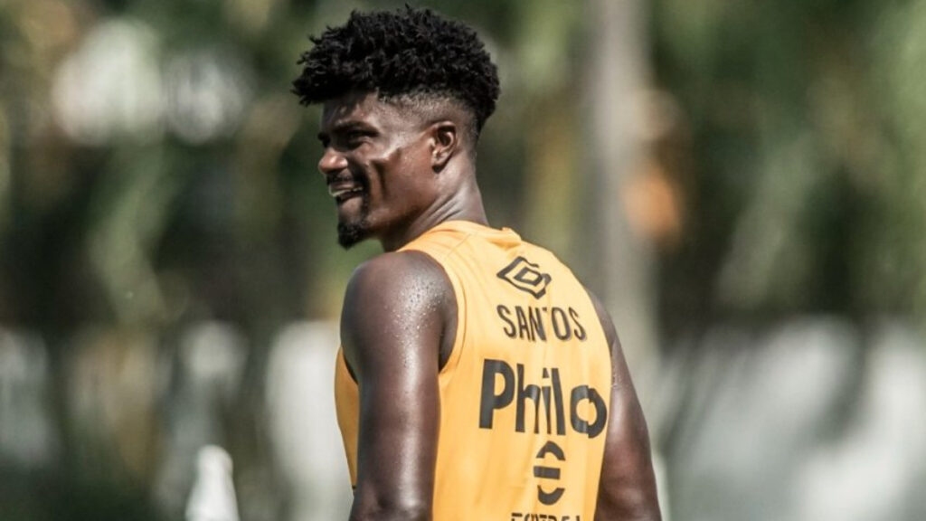 Eduardo Bauermann, de Santos, durante un entrenamiento. - @SantosFC.