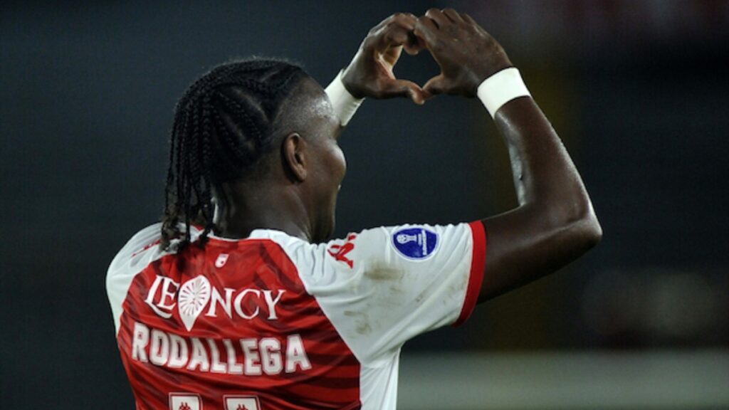 Hugo Rodallega celebrando.