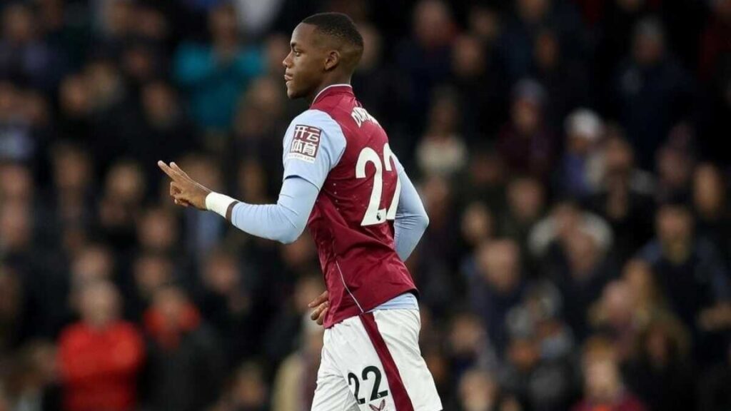 Jhon Jáder Durán, jugando con Aston Villa.